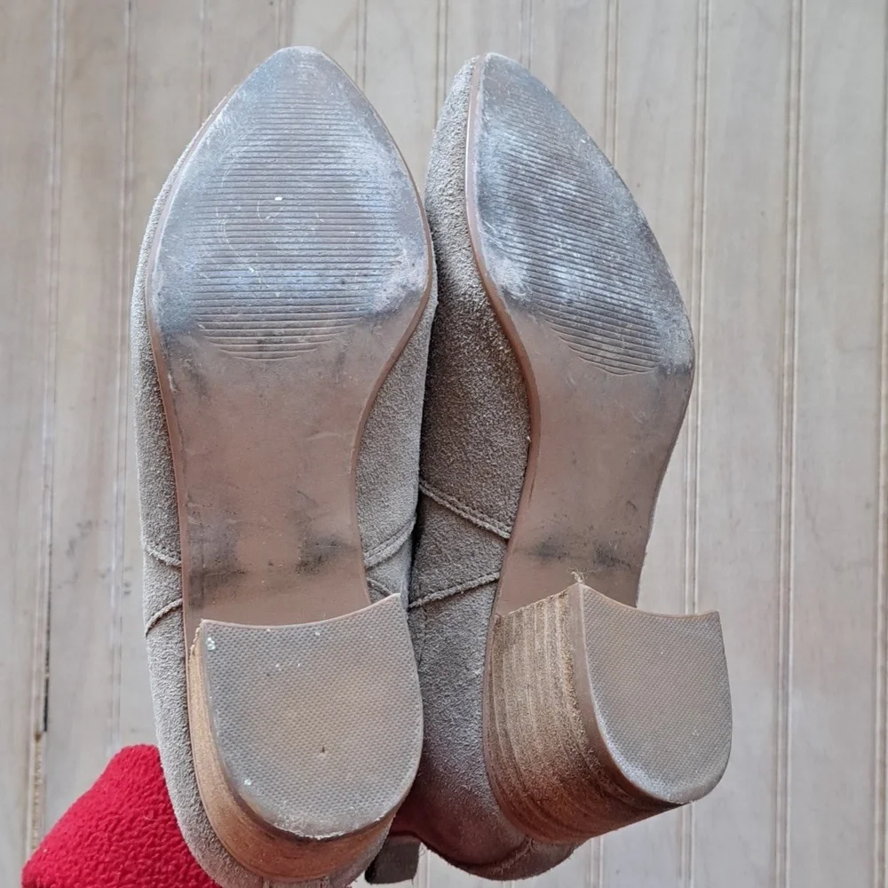 Nine West Chelsea Leather Suede Booties. - Picture 4 of 7